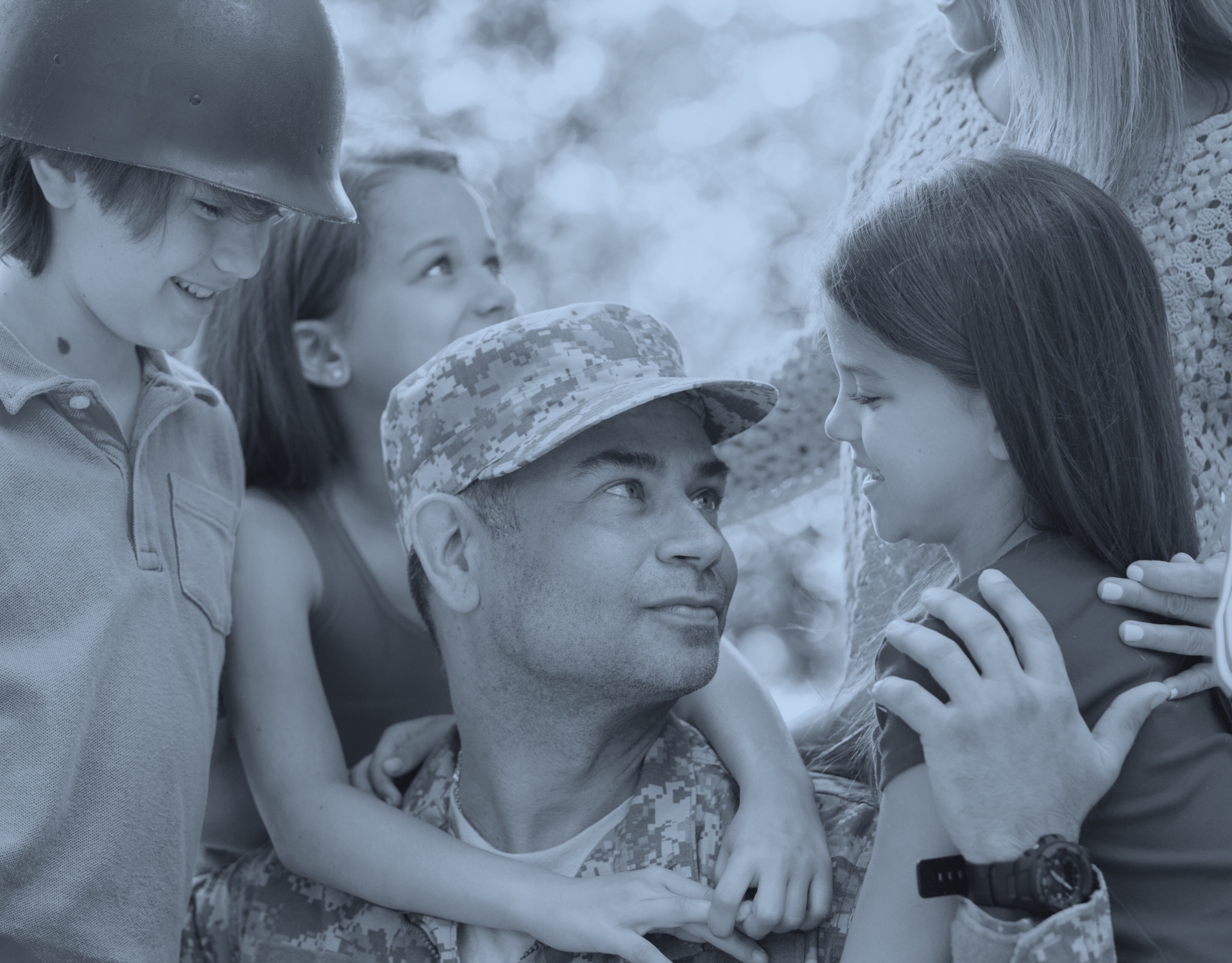 Grandir avec des bottes de combat : comprendre les défis des enfants de familles militaires